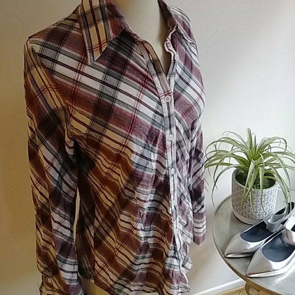St. John's bay long sleeve button down top szM - Picture 3 of 4